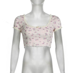 Short sleeve lace hem flower applique print textured crop top