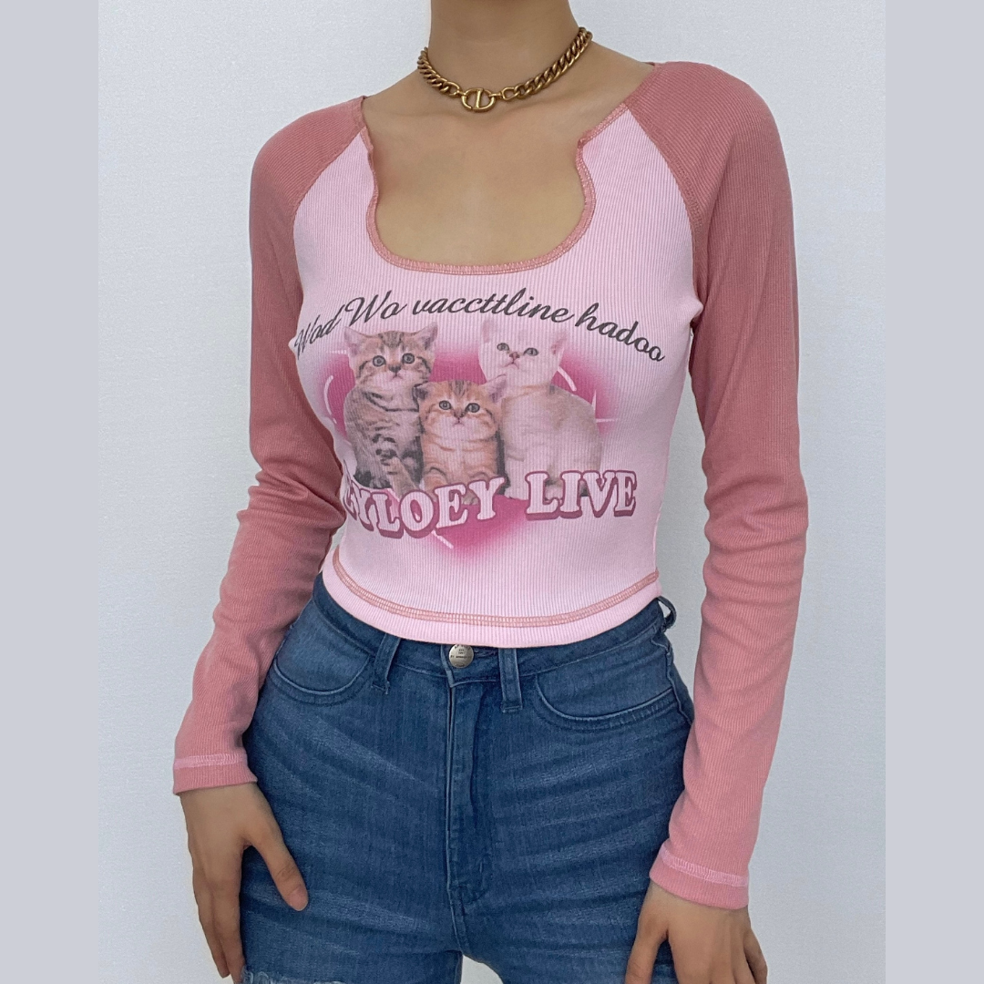 Long sleeve cat pattern notch neck stitch ribbed contrast crop top