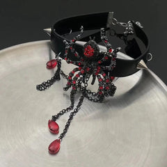 Spider pendant rhinestone rivet choker necklace