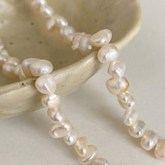 Faux pearl irregular Choker necklace