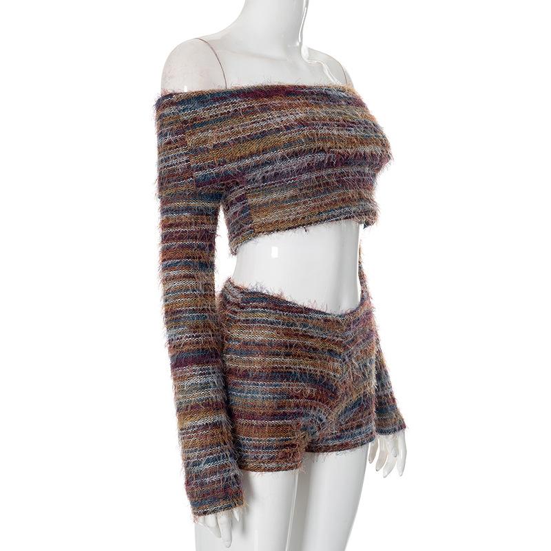 Off shoulder long sleeve contrast knitted short pant set