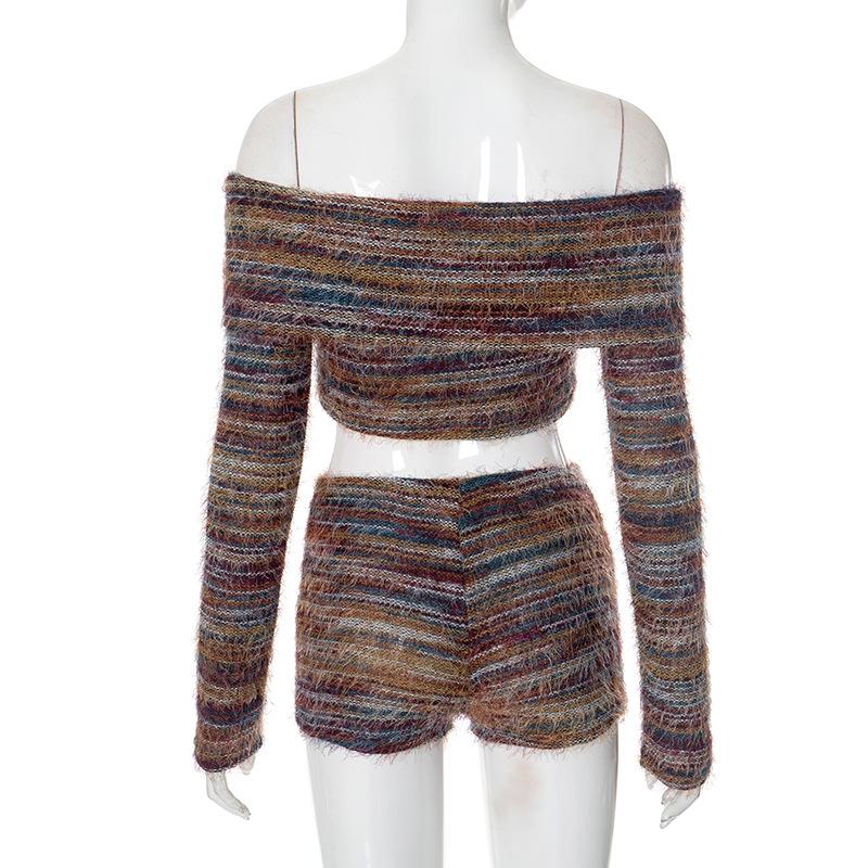 Off shoulder long sleeve contrast knitted short pant set