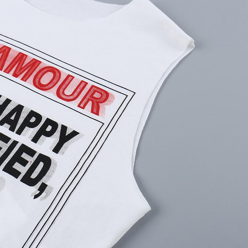 Sleeveless crewneck letter print tank crop top