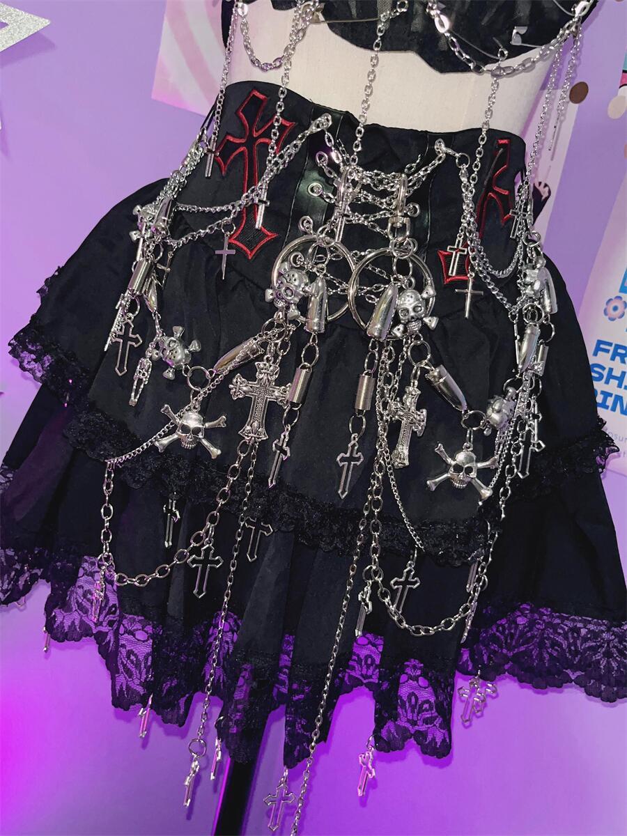 Lace hem skull applique metal chain mini skirt