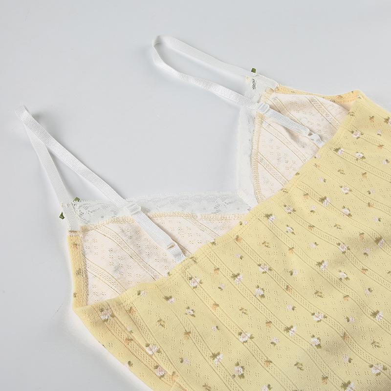 Flower applique v neck print lace hem textured cami top