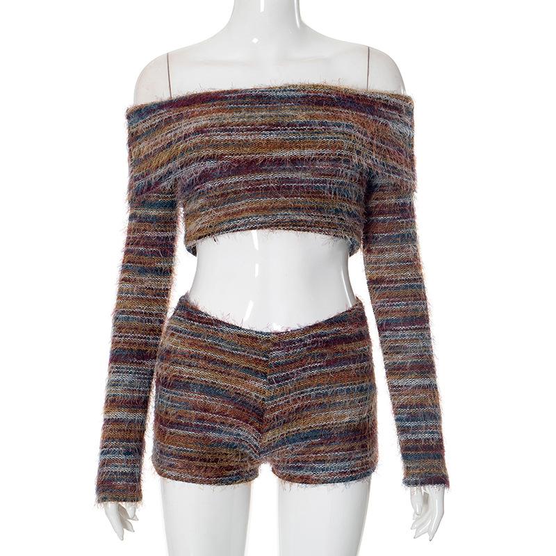 Off shoulder long sleeve contrast knitted short pant set
