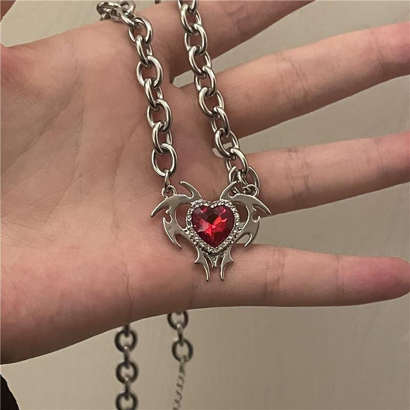 Heart decor metal chain necklace