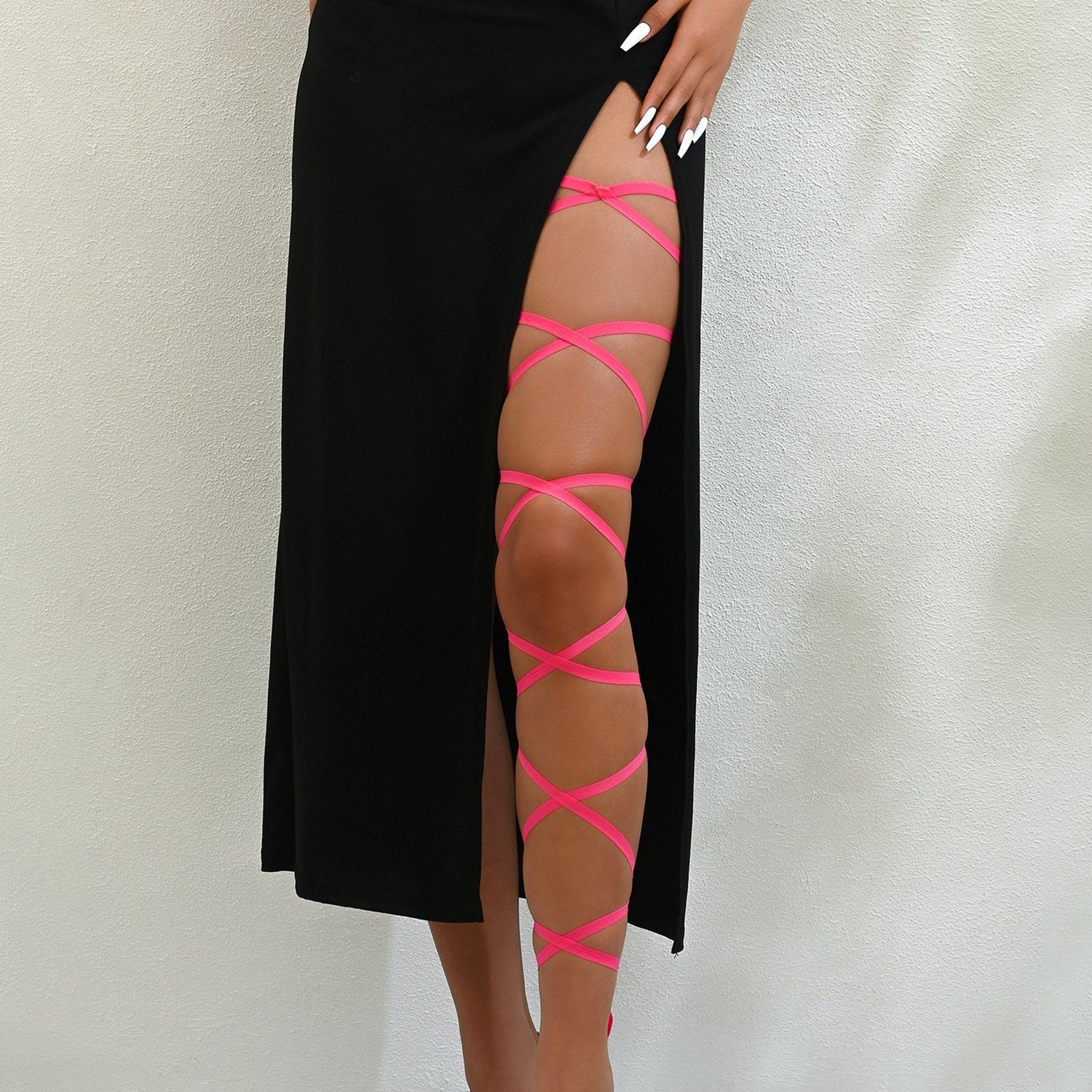 Wrapped solid hollow out cross thigh chain