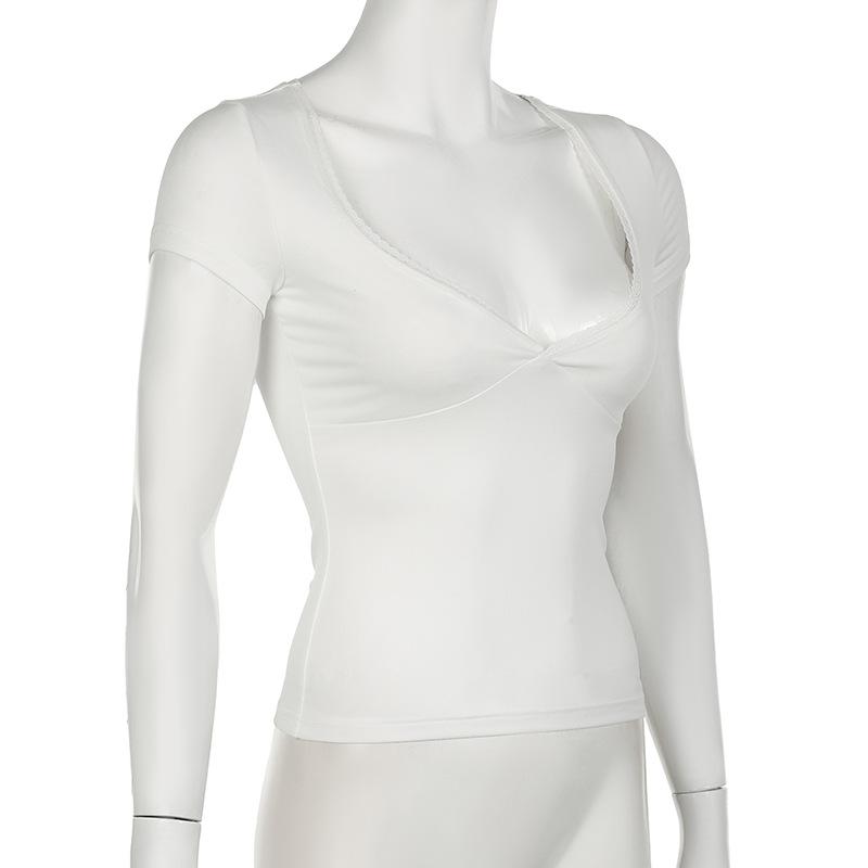 Short sleeve v neck lace hem solid top