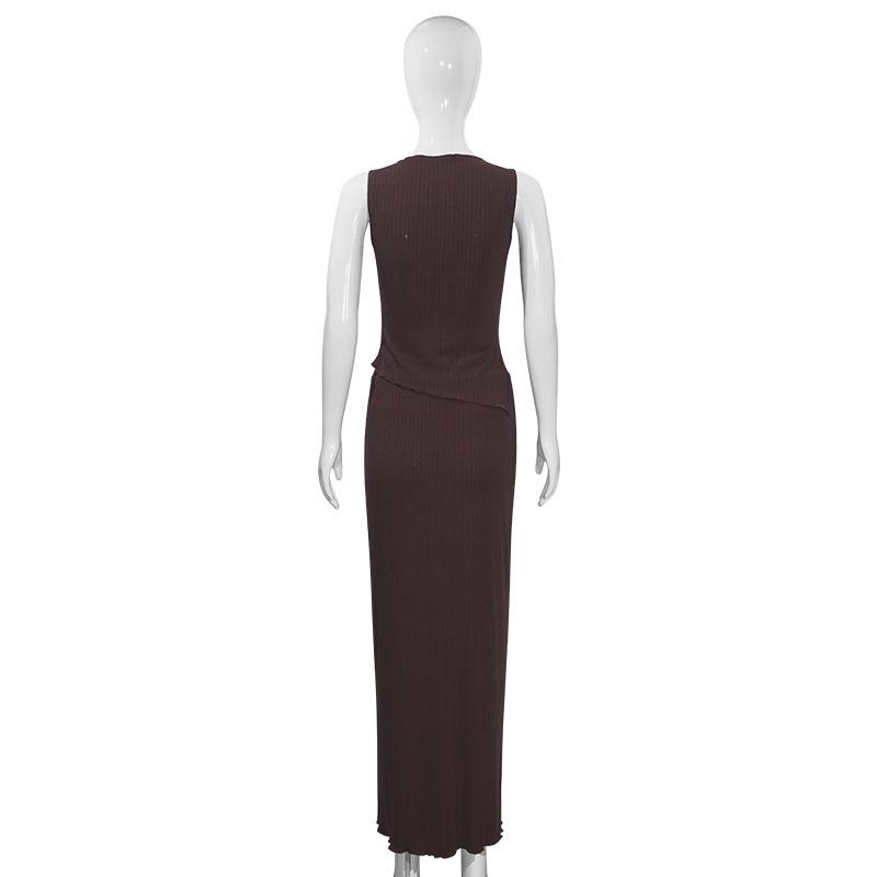 Sleeveless knitted maxi skirt set