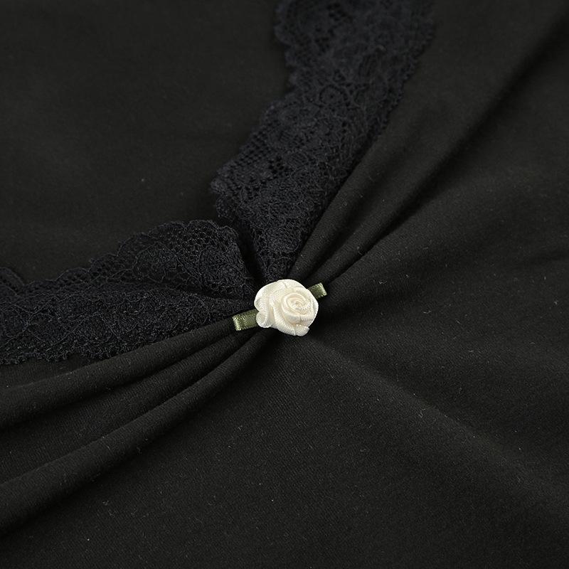 V neck long sleeve lace hem flower applique top