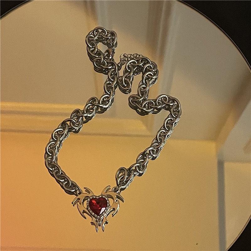 Heart decor metal chain necklace