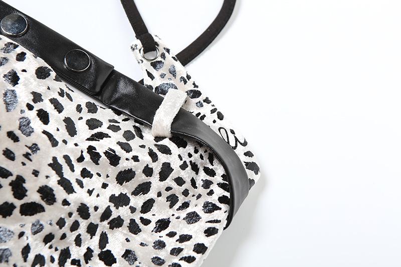 Cross front print button cami top