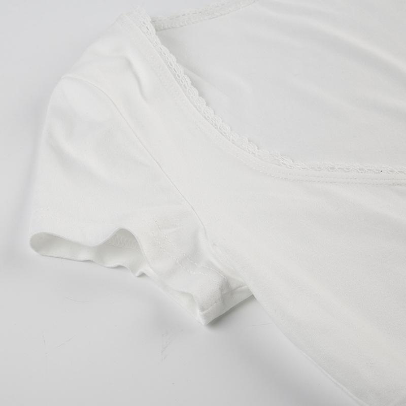 Short sleeve v neck lace hem solid top