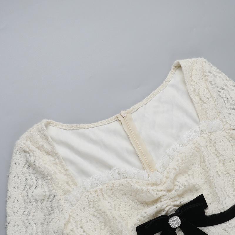 Long sleeve sweetheart neck bowknot lace mini dress