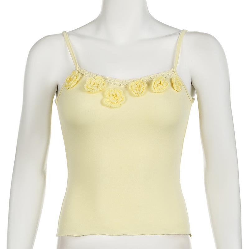 U neck lace hem flower applique cami top