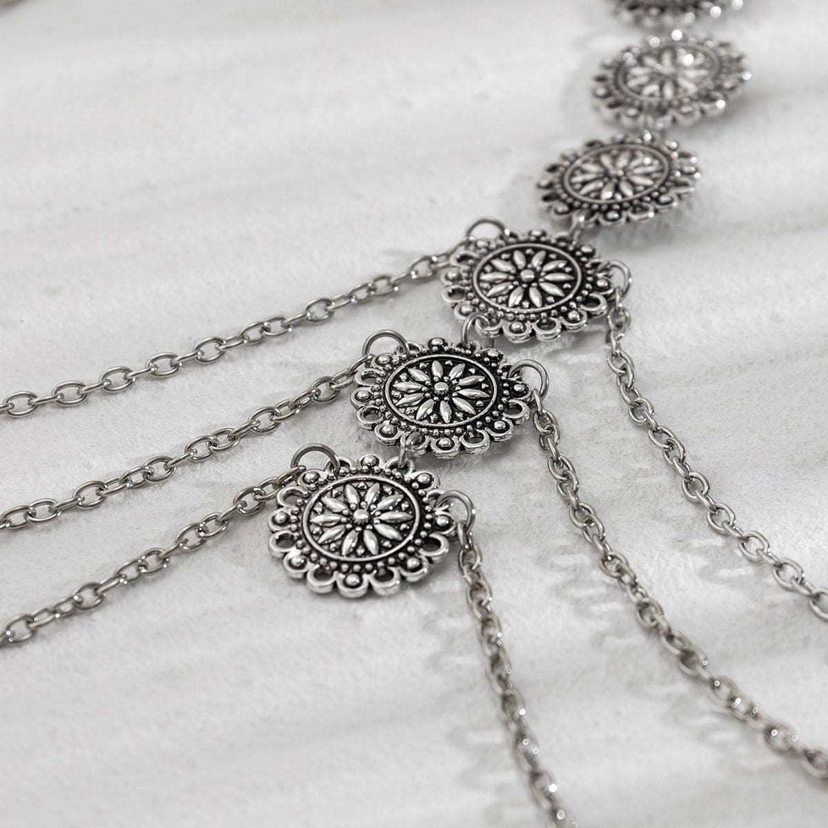 Flower pattern layered body chain