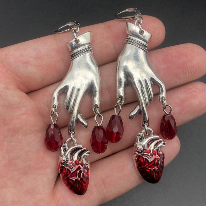 Heart pattern metal applique drop earrings