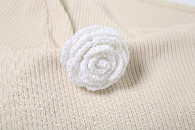 Long sleeve one shoulder flower applique ribbed crop top