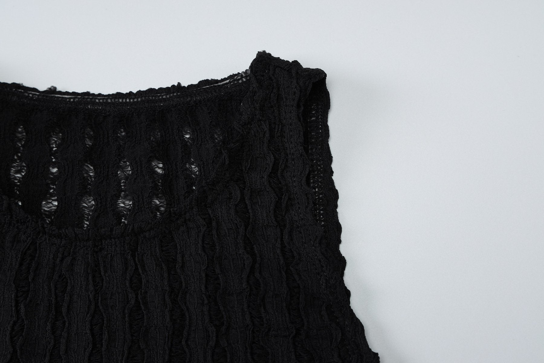 Sleeveless crewneck textured tank top