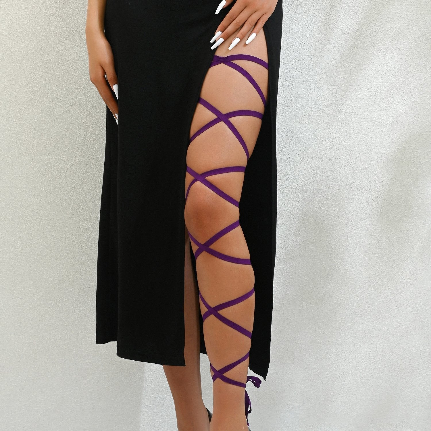 Wrapped solid hollow out cross thigh chain