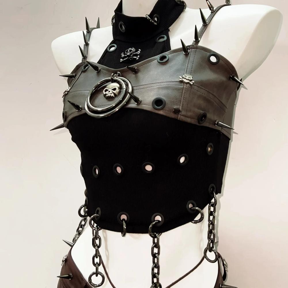 Halter PU leather o ring rivet skull short pant set